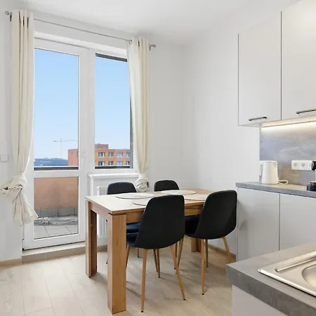 Apartman Near The Subway With Kitchen And Terrace Prága