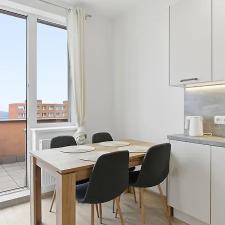 Near The Subway With Kitchen And Terrace *
