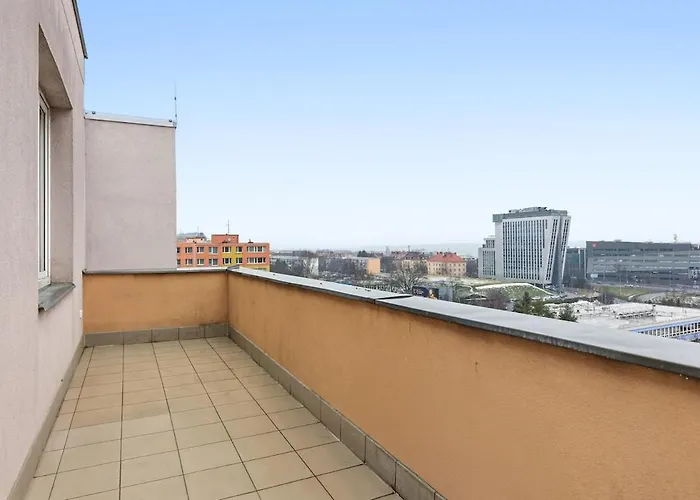 Near The Subway With Kitchen And Terrace *